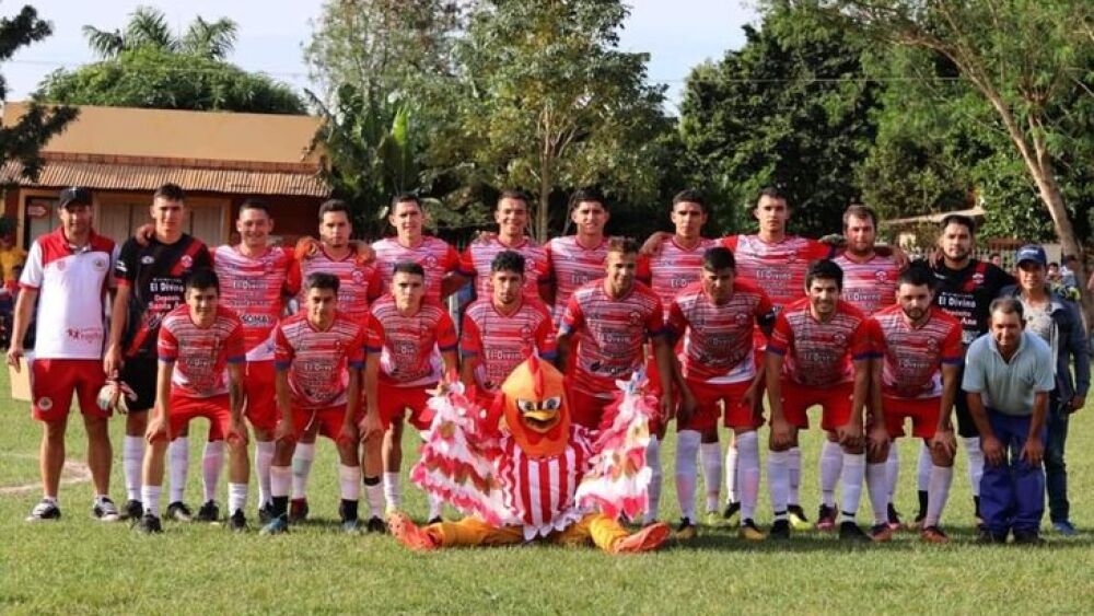 La mascota deleitó a la afición en el distrito de Yrybucuá.