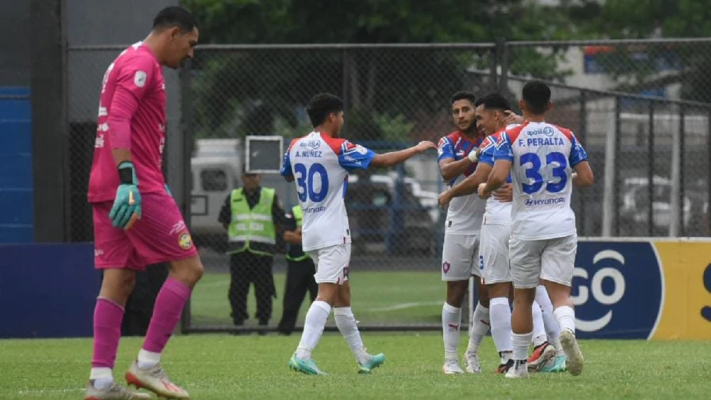 Cerro golea, tapa su problema casero y llega con todo al clásico Cerro golea, tapa su problema casero y llega con todo al clásico