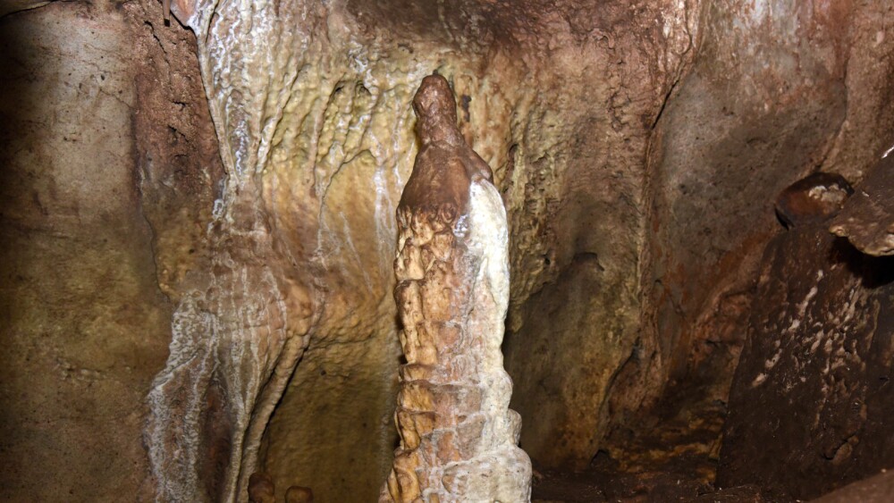 CAVERNA VALLEMÍ/CAVERNA SANTA.jpeg