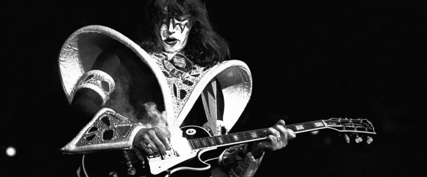 kiss.webp