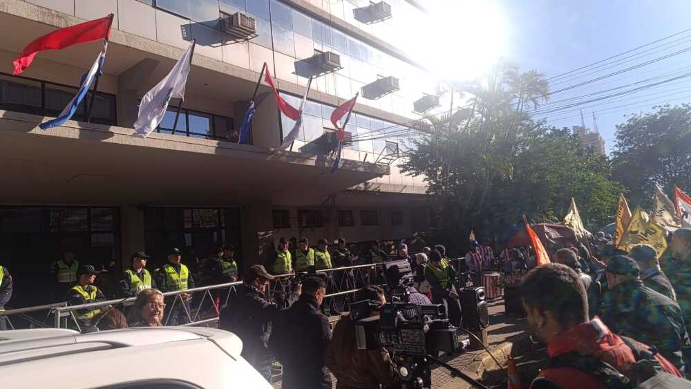 Protesta en IPS.jpg