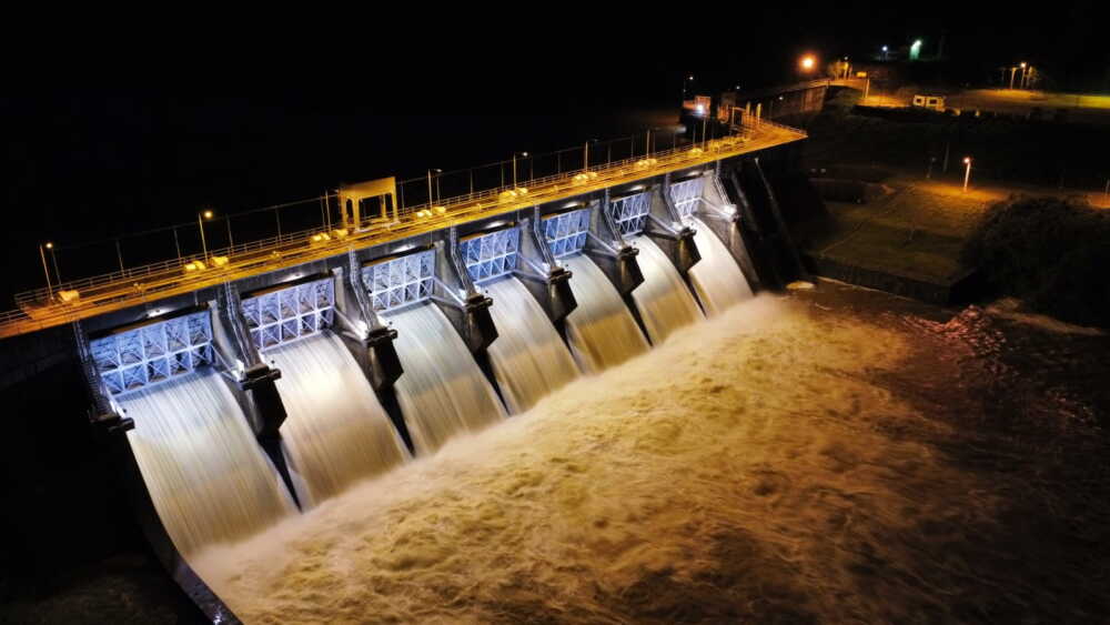 Itaipú Binacional, vertedero.jpg