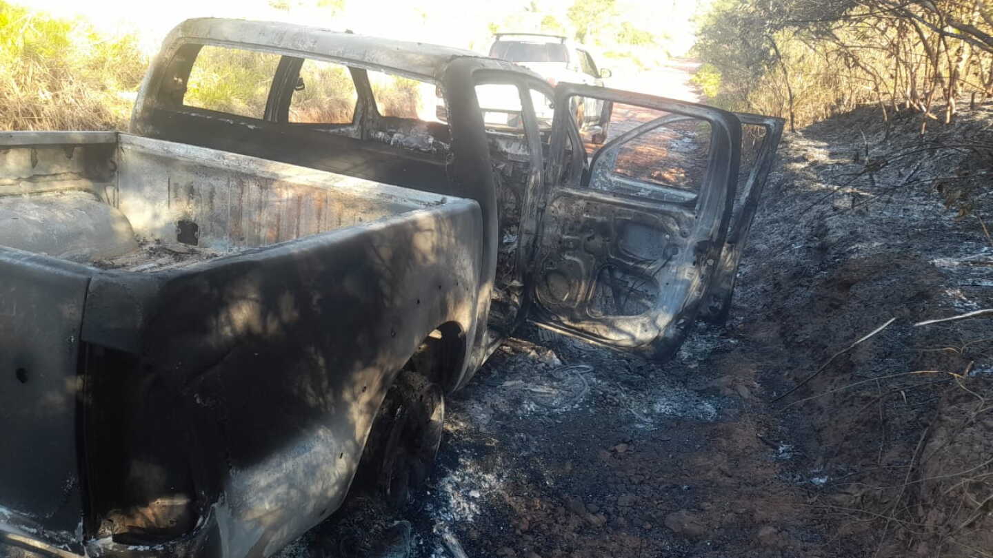 camioneta incinerada en Canindeyú. 2