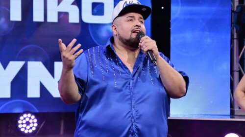 humbertiko canta.jpg