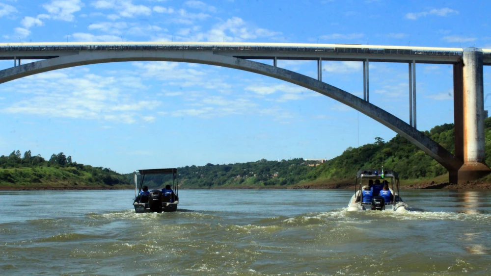Refuerzan control en el río Paraná y el Lago de Itaipú Refuerzan control en el río Paraná y el Lago de Itaipú
