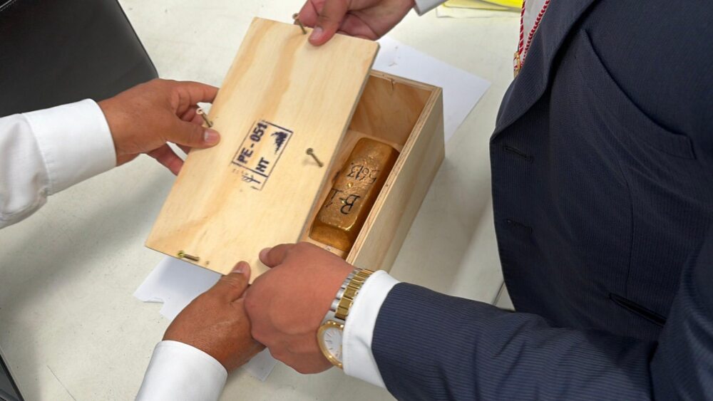 Una barra de oro de USD 600.000 iba a ser exportada de contrabando de Perú a la India Una barra de oro de USD 600.000 iba a ser exportada de contrabando de Perú a la India