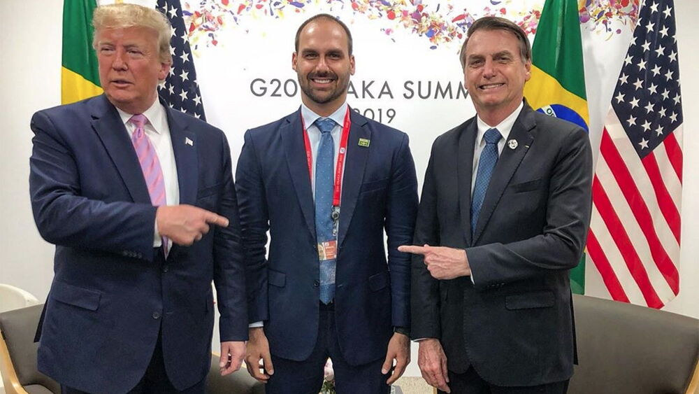 Trump-eduardo bolsonaro-jair bolsonaro.jpg