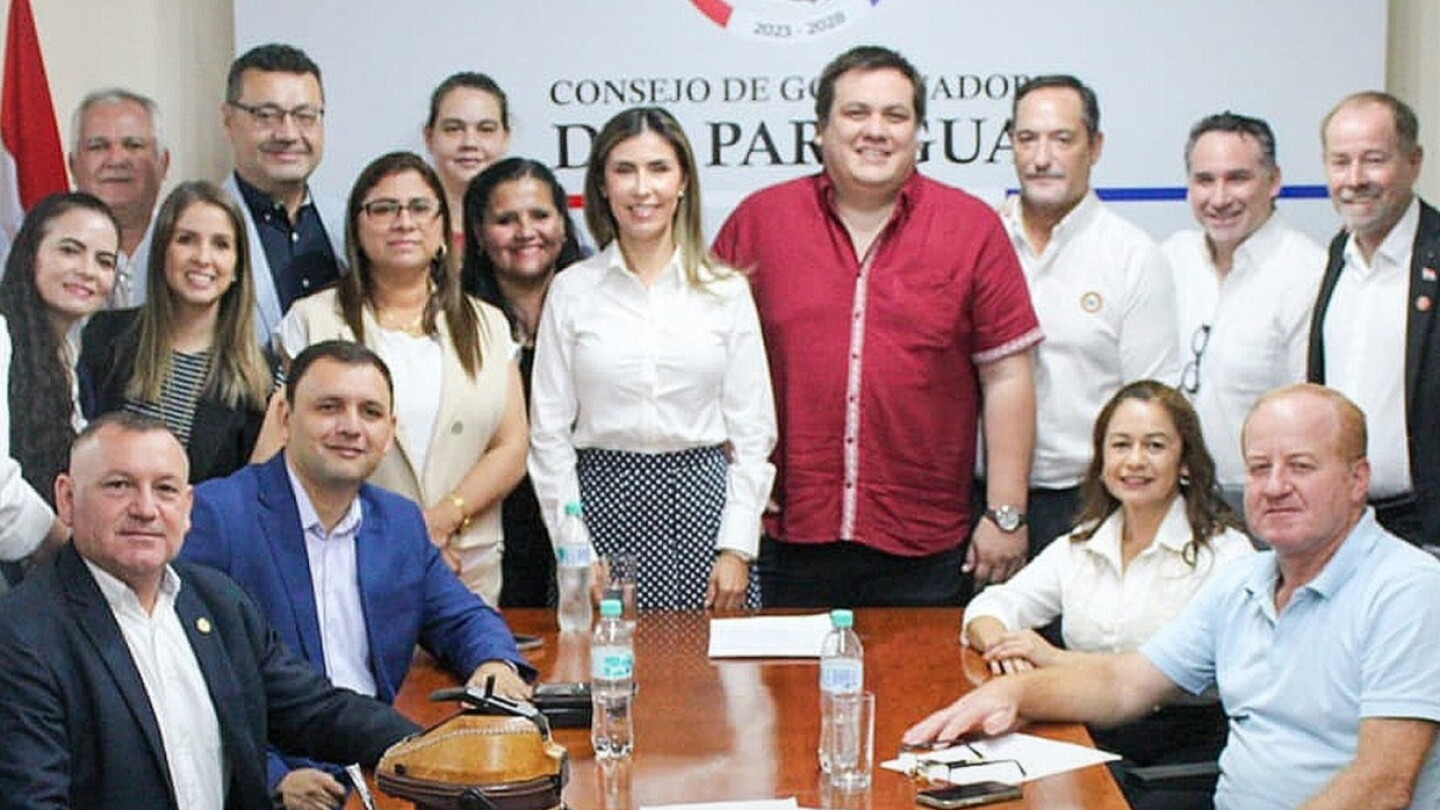 Gobernadores responden a senador cartista sobre los fueros