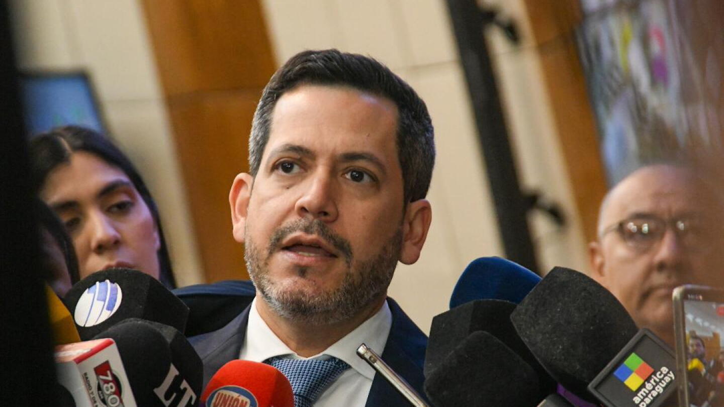 Latorre reafirma apoyo a Alliana y reconoce tensiones en HC