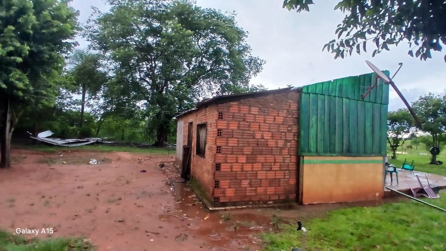 Devastadora tormenta con granizada destecha viviendas y deja sin producción agrícola a campesinos 3.jpeg