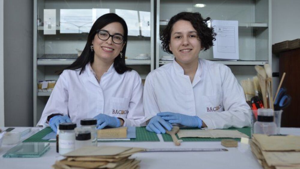 Helena Malatesta y Gabriela Arias.