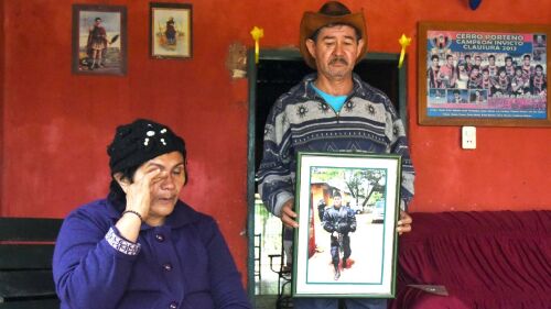 Fe de hierro.  Los padres de Edelio sigue con la fe intacta en que su hijo en algún momento aparezca, pese a que las autoridades ya casi se olvidaron de ellos, principalmente se su lucha diaria por tener noticias del desaparecido.