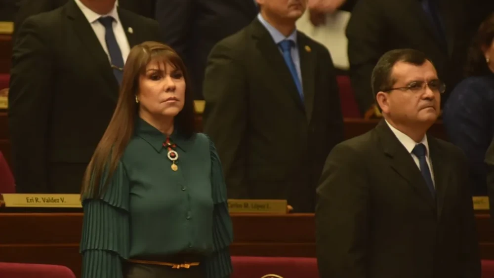 celeste-amarilla.webp