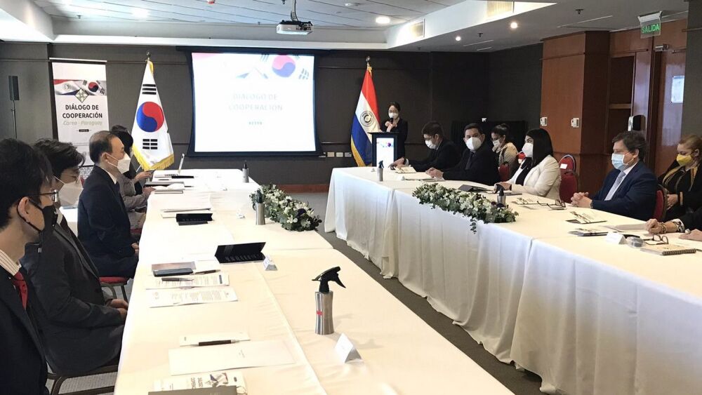 Cooperación. Autoridades de Corea y Paraguay reunidos.