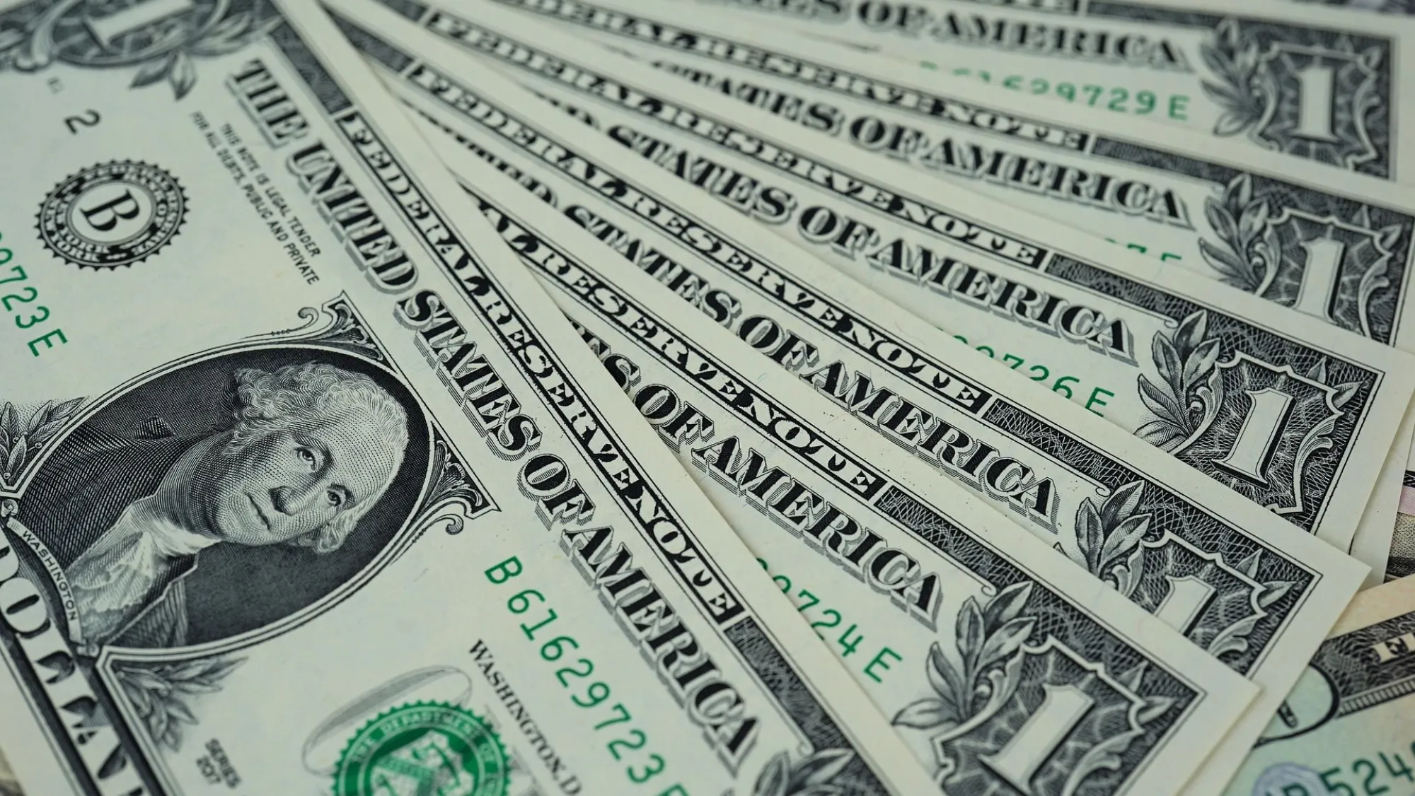 Dólar minorista está a punto de alcanzar los G. 7.600 Dólar minorista está a punto de alcanzar los G. 7.600