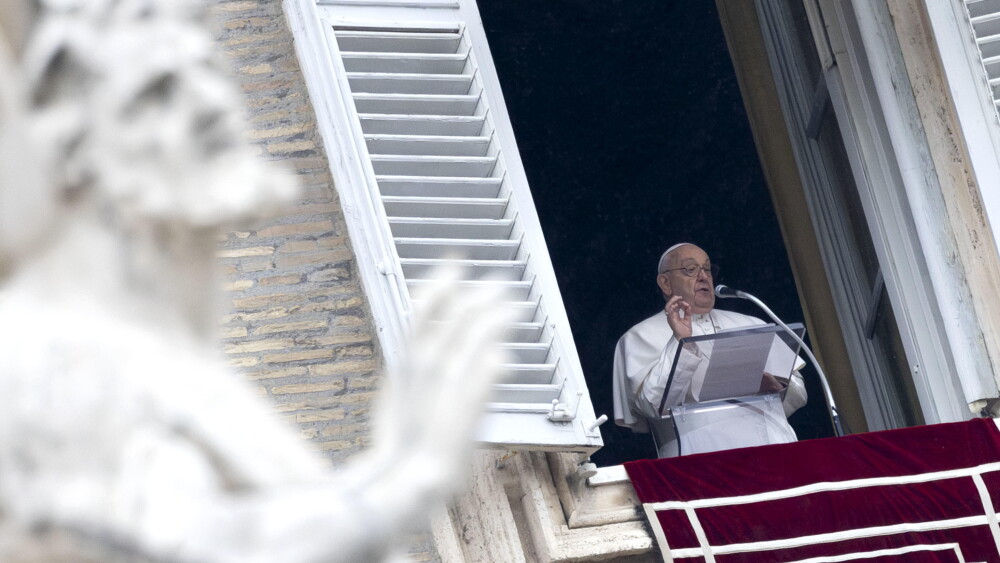 El Papa Francisco dirige el rezo del Ángelus