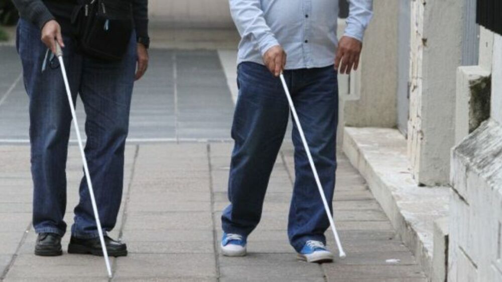 Proyecto de ordenanza para no videntes.jpg