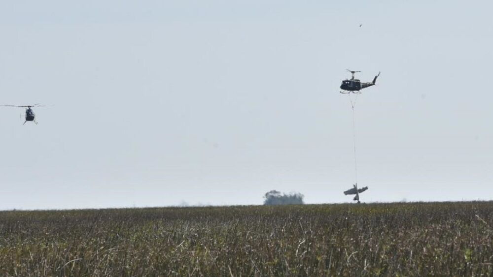 helicóptero remueve piezas.JPG