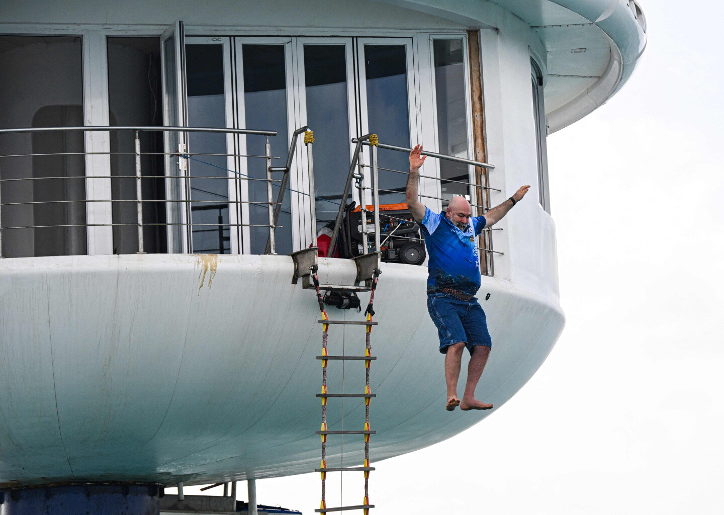 PANAMA-SCIENCE-UNDERWATER-WORLD-RECORD