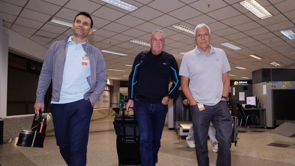 Alfaro llega al país para asumir un “lindo desafío” Alfaro llega al país para asumir un “lindo desafío”