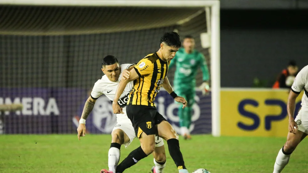 Guaraní rescata un agónico empate ante Olimpia Guaraní rescata un agónico empate ante Olimpia