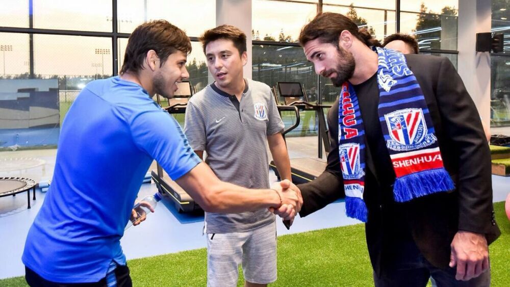 Óscar Romero WWE Seth Rollins.jpeg