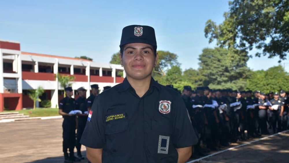 ingresó mujer policía.jpg