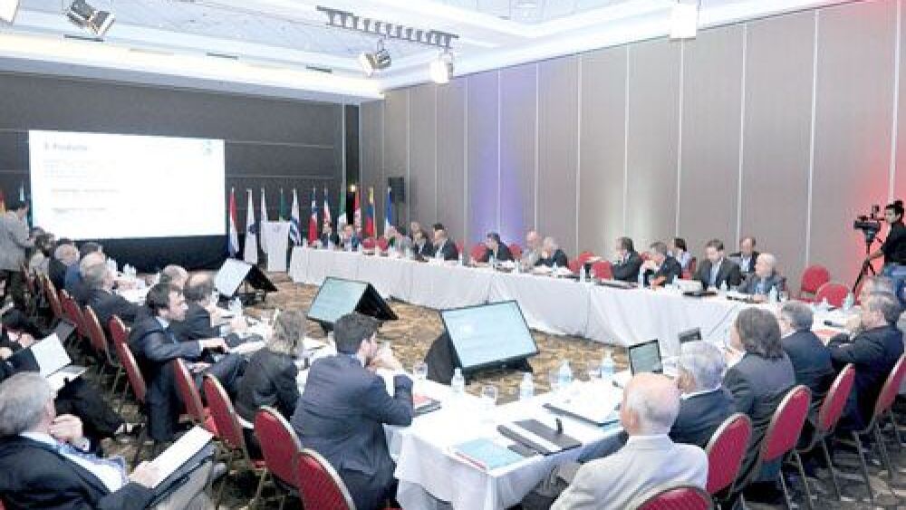 Diálogo.  Reunión de ayer de la Federación Interamericana de la Industria de la Construcción.