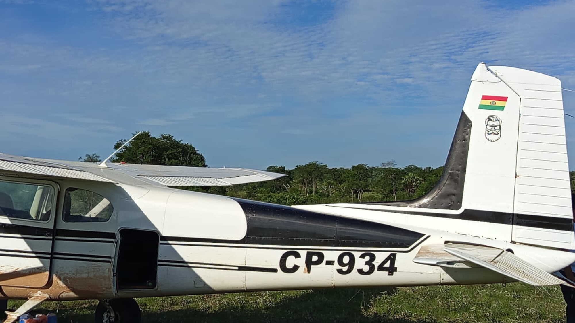 Py 764 Con Super Tucano y radar móvil, interceptan avioneta en Concepción ...