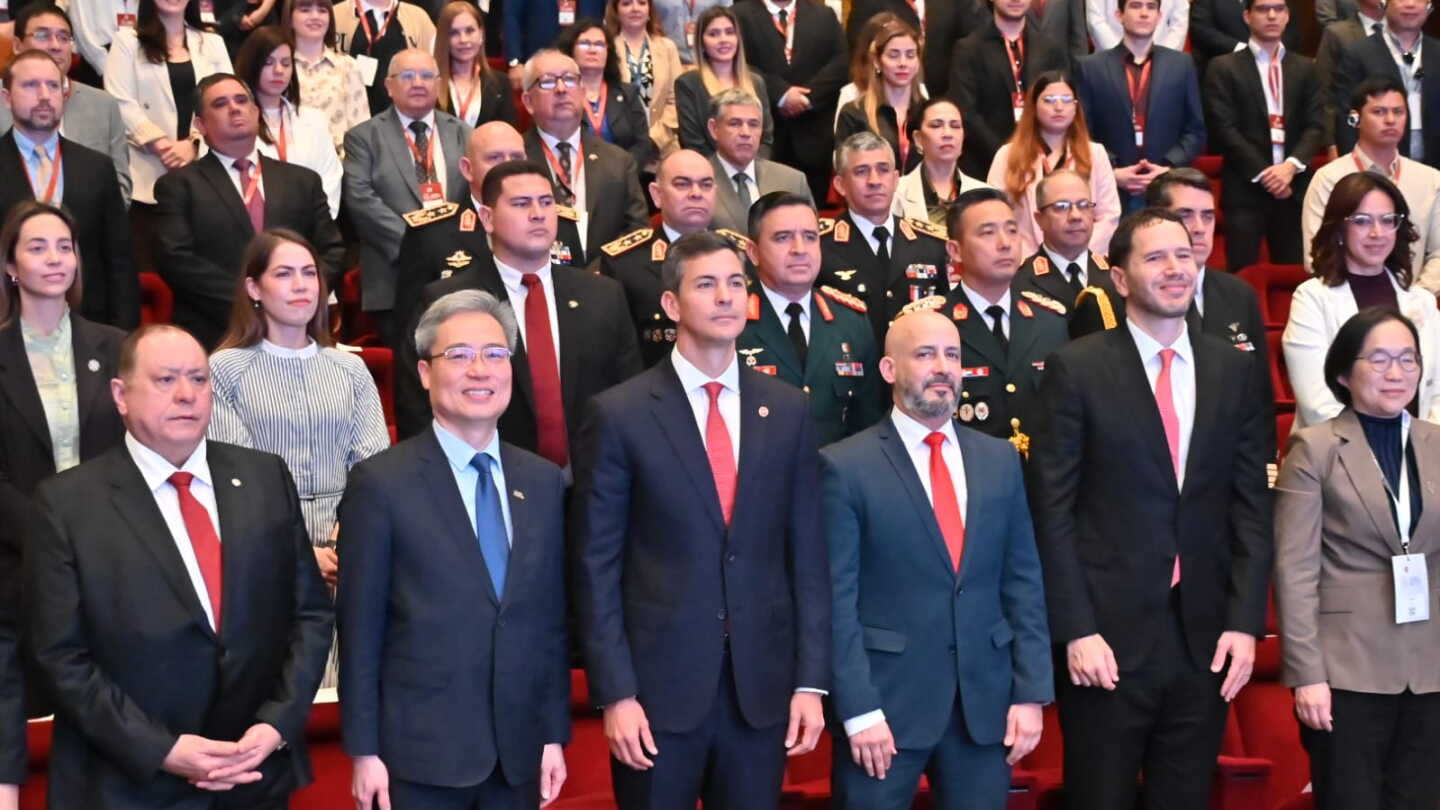 Peña visita Venezuela y Estados Unidos con el candidato a vicepresidente de Cartes