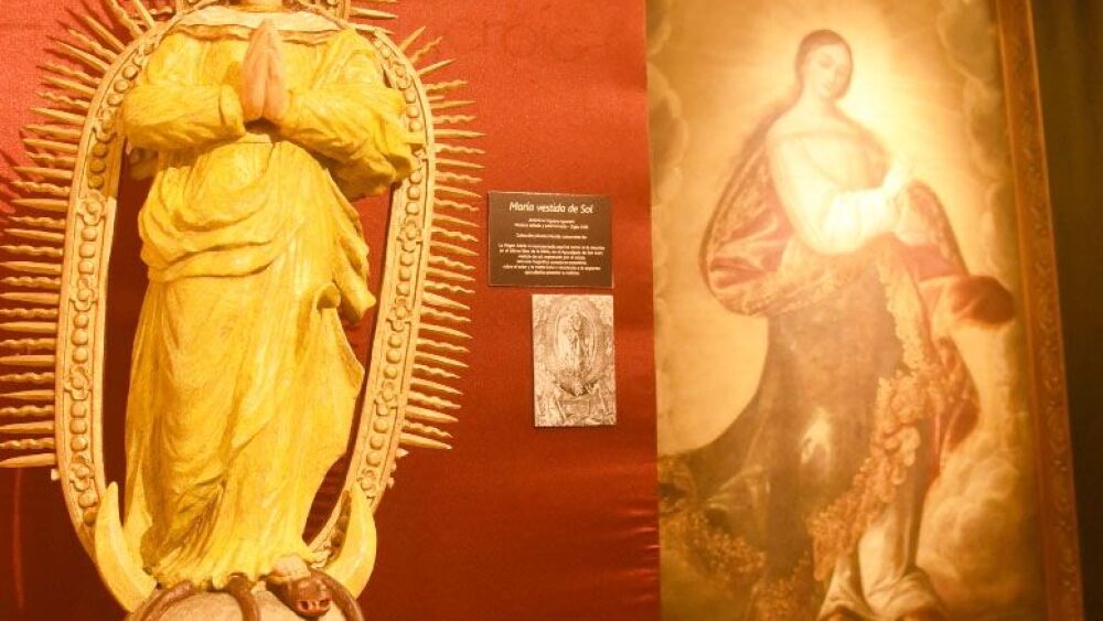 María vestida de sol.jpg