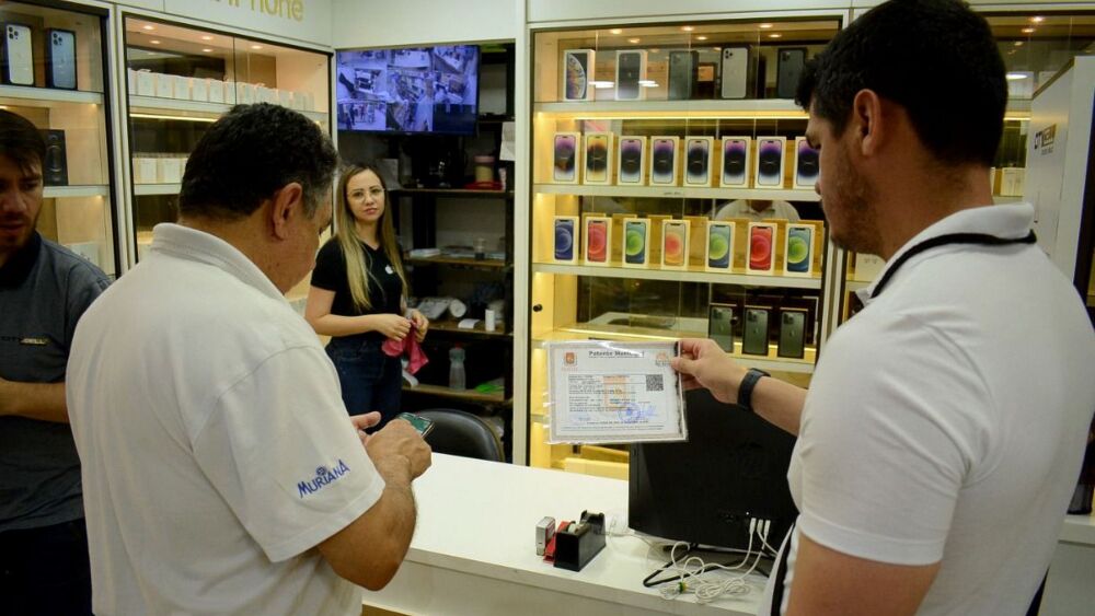 Cierran comercios en CDE_38481444.jpg