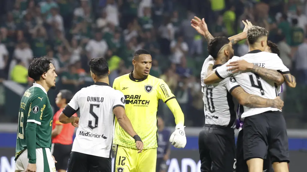 Botafogo supera un gran susto con Palmeiras y avanza a cuartos de final Botafogo supera un gran susto con Palmeiras y avanza a cuartos de final