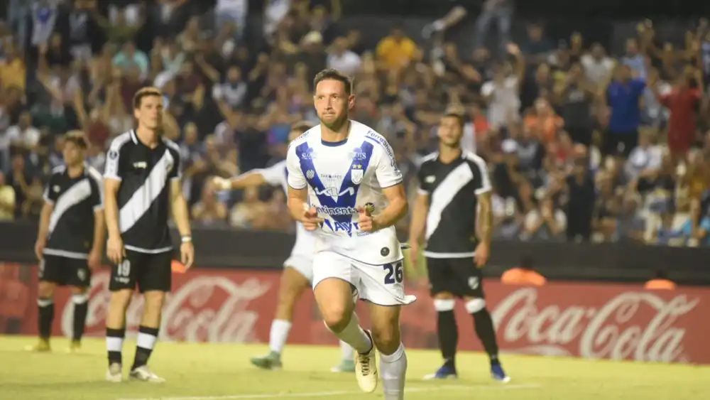 Ameliano muestra carácter y sueña en la Sudamericana Ameliano muestra carácter y sueña en la Sudamericana