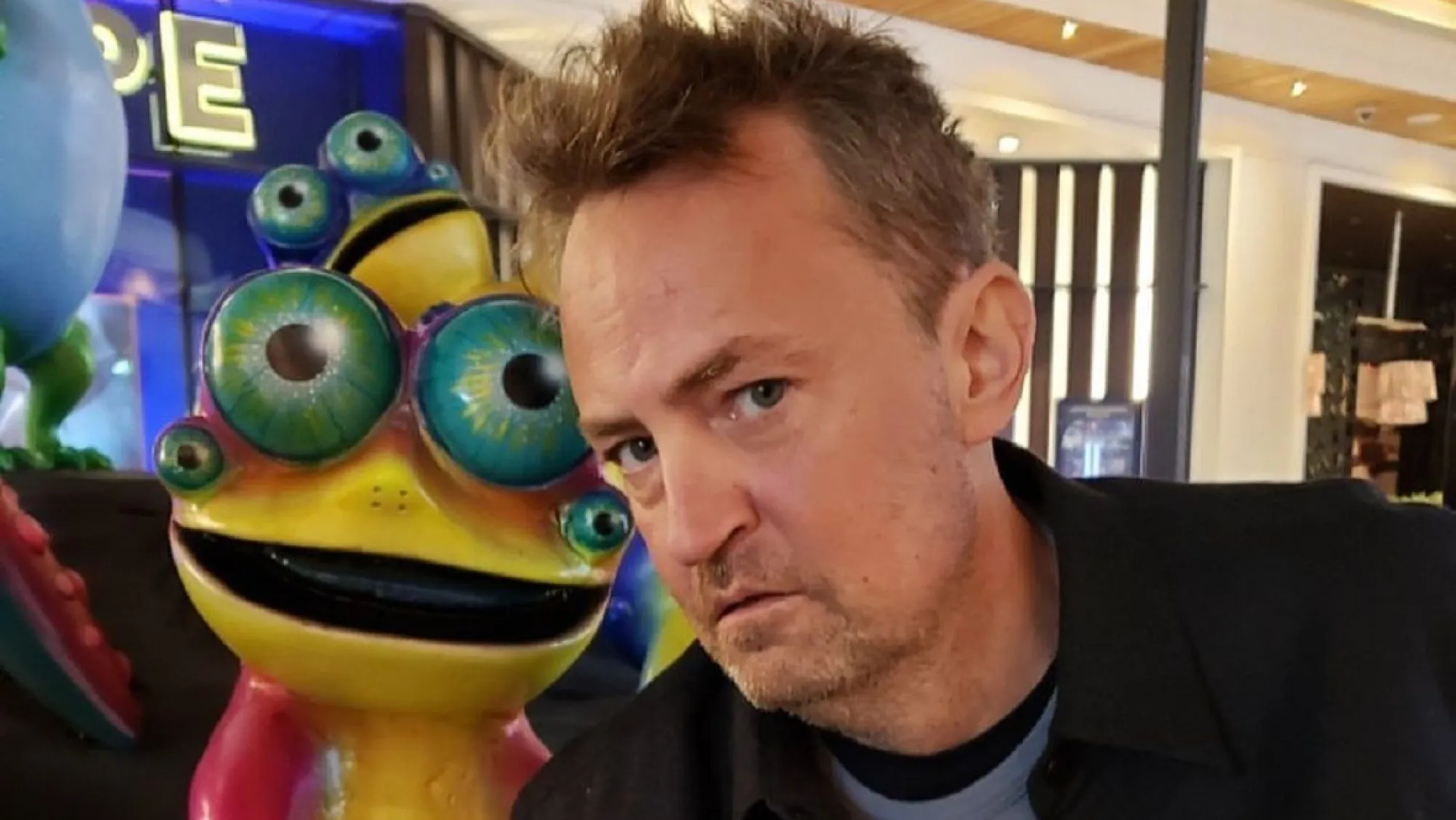 El actor de Friends Matthew Perry es enterrado en Los Ángeles El actor de Friends Matthew Perry es enterrado en Los Ángeles