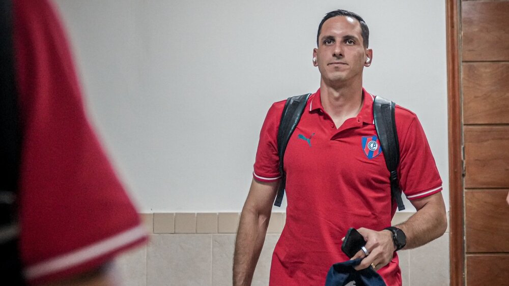 ROBERTO FERNÁNDEZ.jpg