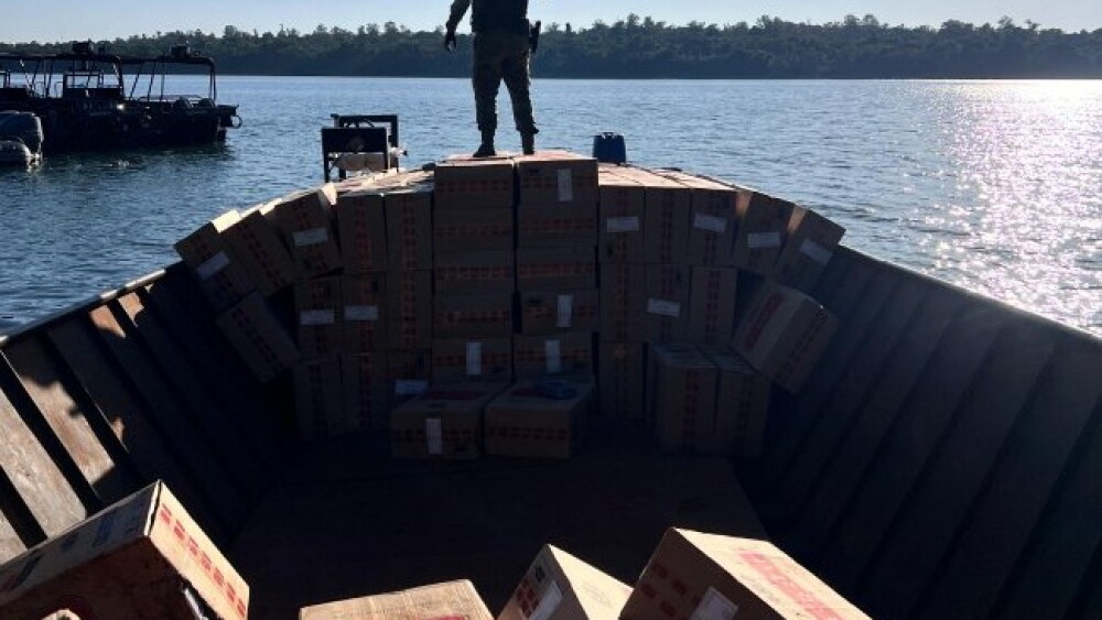 Incautación de paquetes de cigarrillos en lago itaipú.jpeg