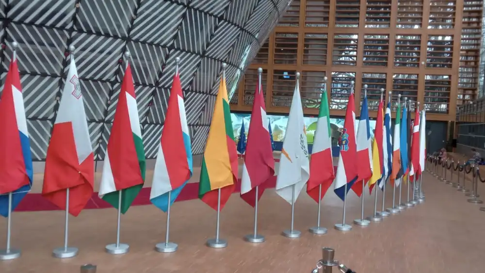 UE redobla oferta y triplicará cooperación si cierra acuerdo con Mercosur UE redobla oferta y triplicará cooperación si cierra acuerdo con Mercosur