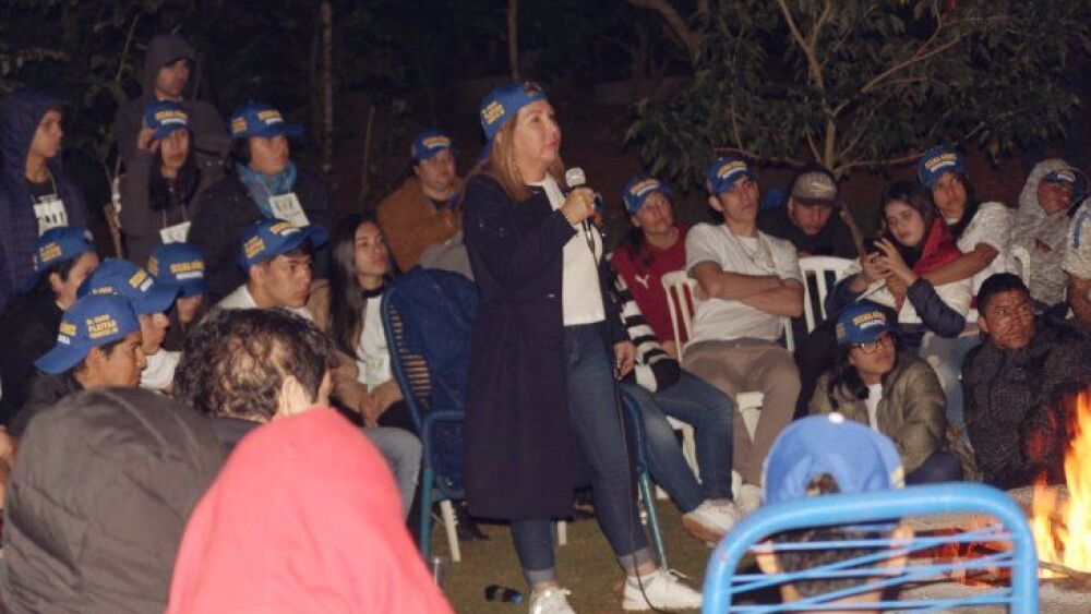 La legisladora organizó un encuentro con jóvenes liberales por el Día de la Amistad.
