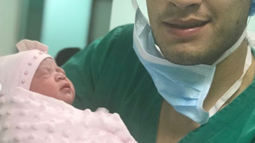 Willi Mendieta y su beba