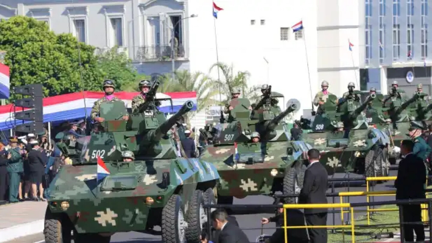 Ary Pyahu Desfile para para'i con tanques, Súper Tucanos y barcos pyahu - Extra ...