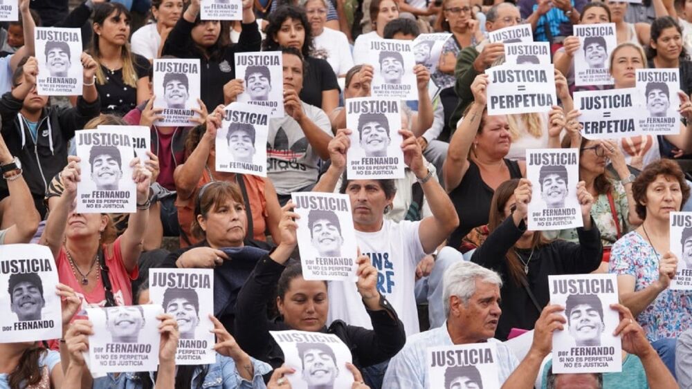 Fernando Báez Sosa. Acto en Dolores 001.jpg