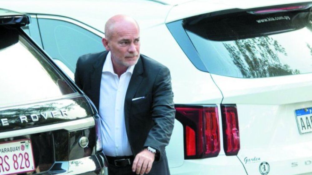 Miguel Cardona, presidente del Olimpia, acompañó a Tito.