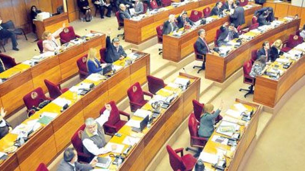 Sin cuórum.  Ya van dos veces en que la sesión extra para tratar el juicio a Blanco quedó en la nada por falta de cuórum.