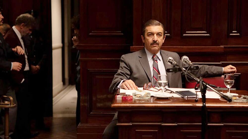 Argentina, 1985. El filme es protagonizado por Ricardo Darín.jpg