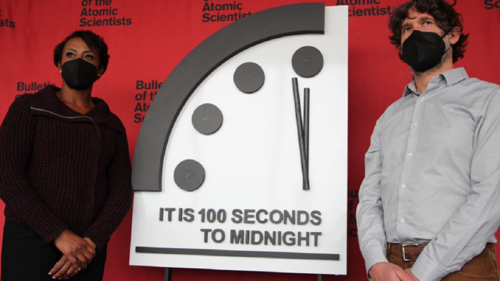 El reloj que predice cuántos minutos tardaría la humanidad en autodestruirse.png