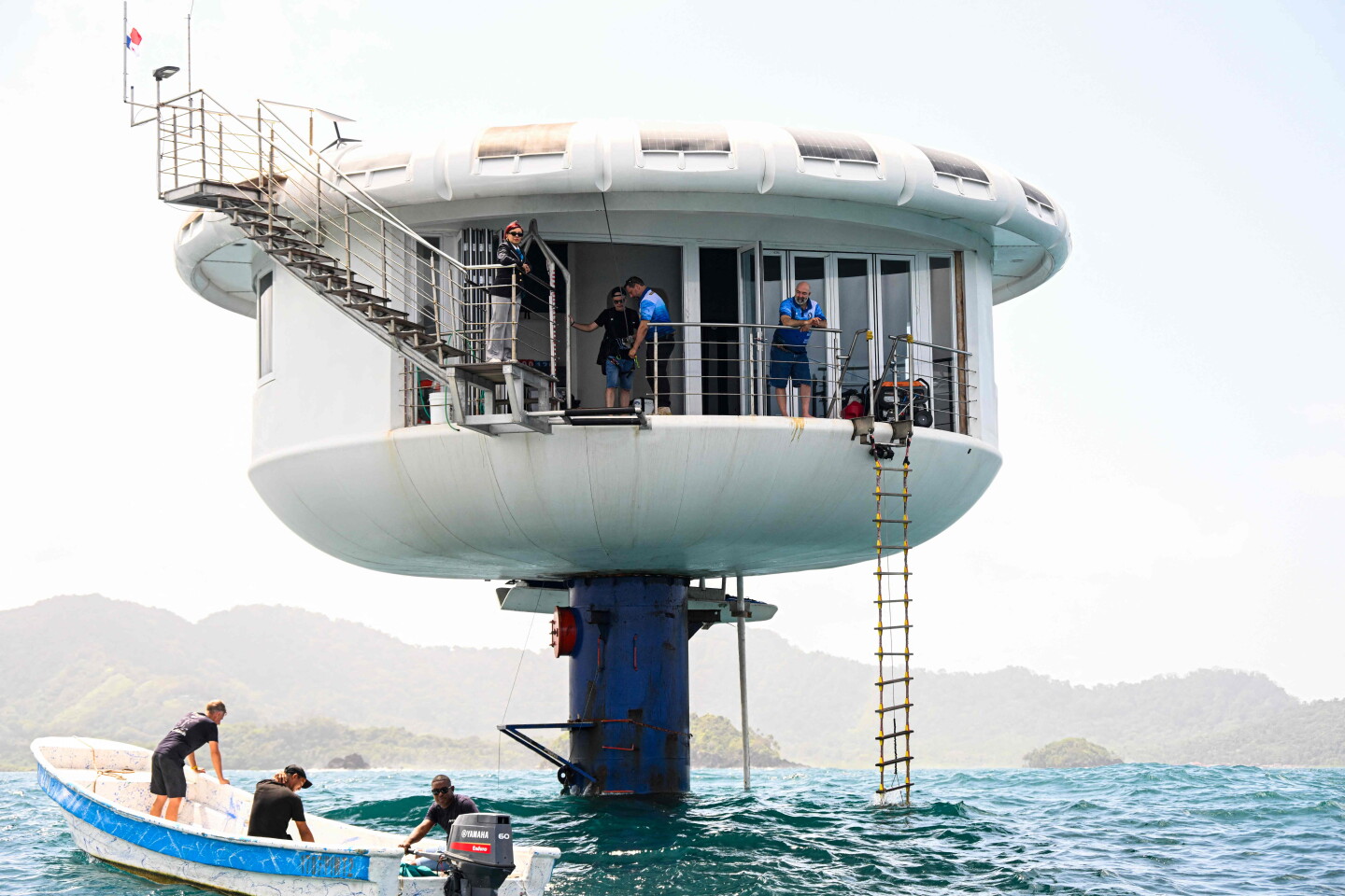 PANAMA-SCIENCE-UNDERWATER-WORLD-RECORD
