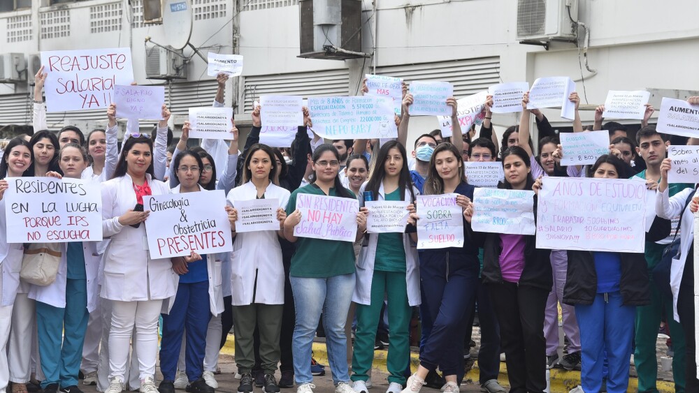 Médicos residentes.jpg