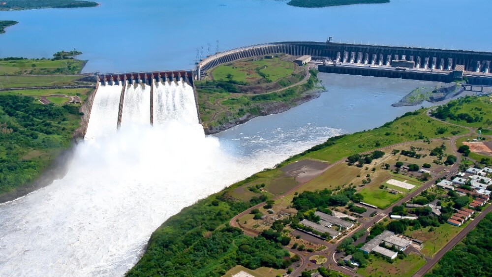 Asesor de Itaipú justifica millonaria inversión para Villa Navideña en Alto Paraná