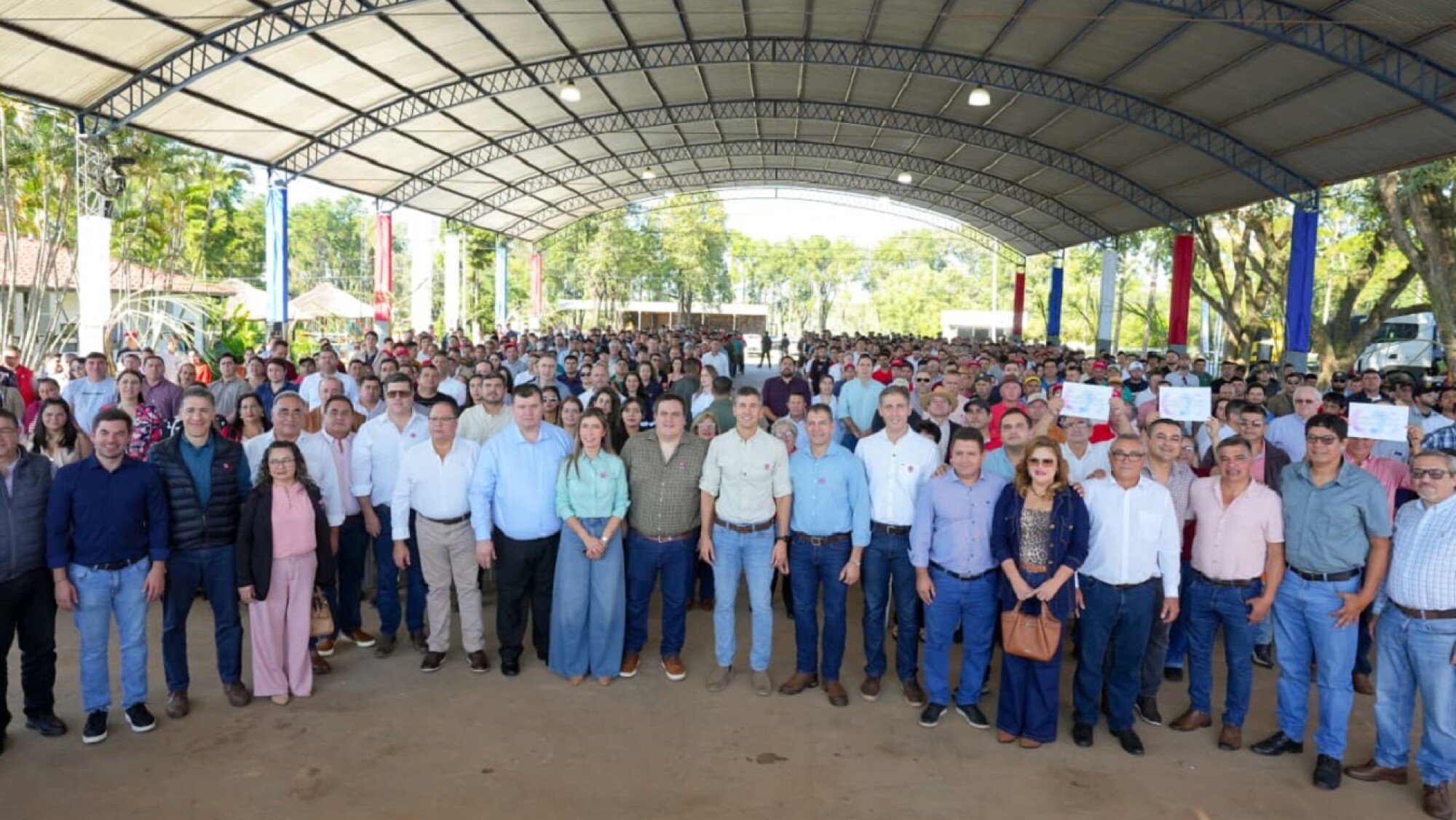 Peña invita a Dionisio Amarilla a pasarse al Partido Colorado en pleno acto oficial en Guairá — image 3
